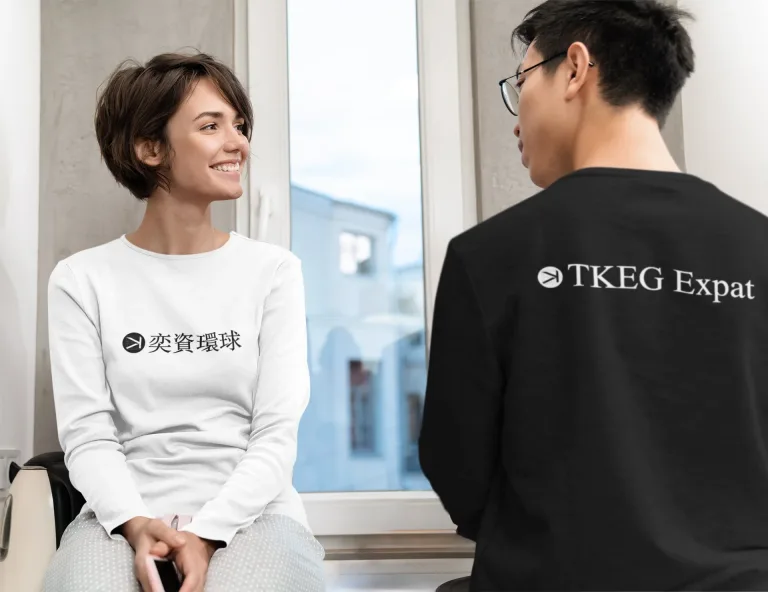 Two startup founders in conversation